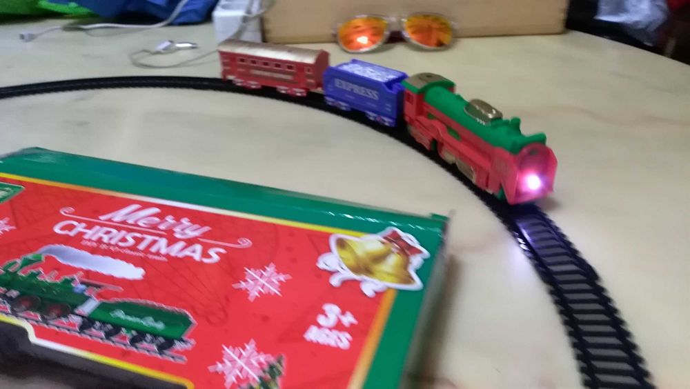 поезд под ёлочку на новый год Merry Christmas. classic train