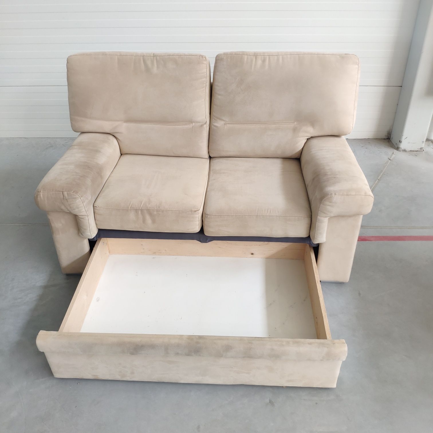 Wygodna solidna sofa od kompletu