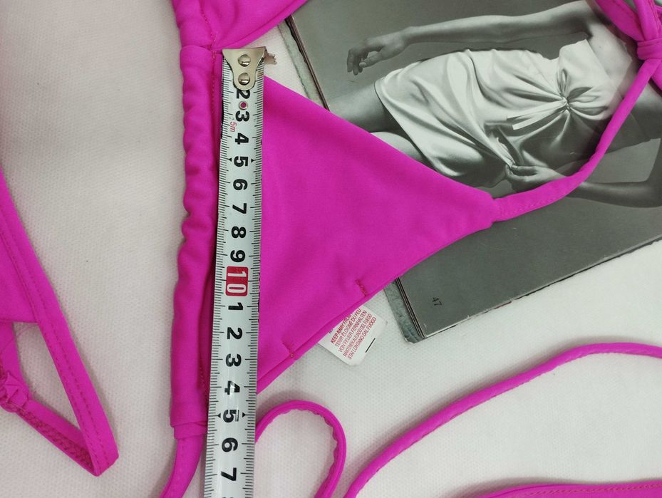 Купальник бикини малиновый на завязках
PrettyLittleThing