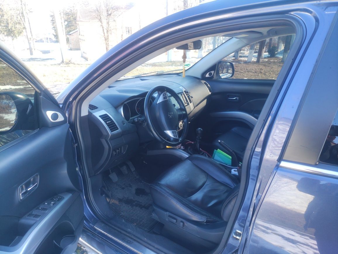 Peugeot 4007 2.2 дизель повний привід читати опис