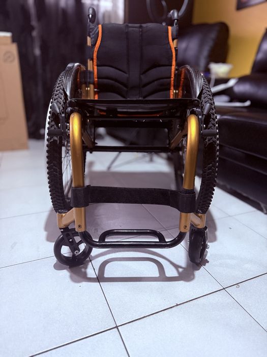 Cadeira de rodar liga leve