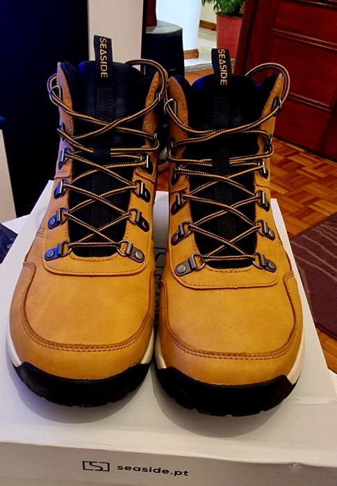 Botas de caminhada Camel  Tam "43"