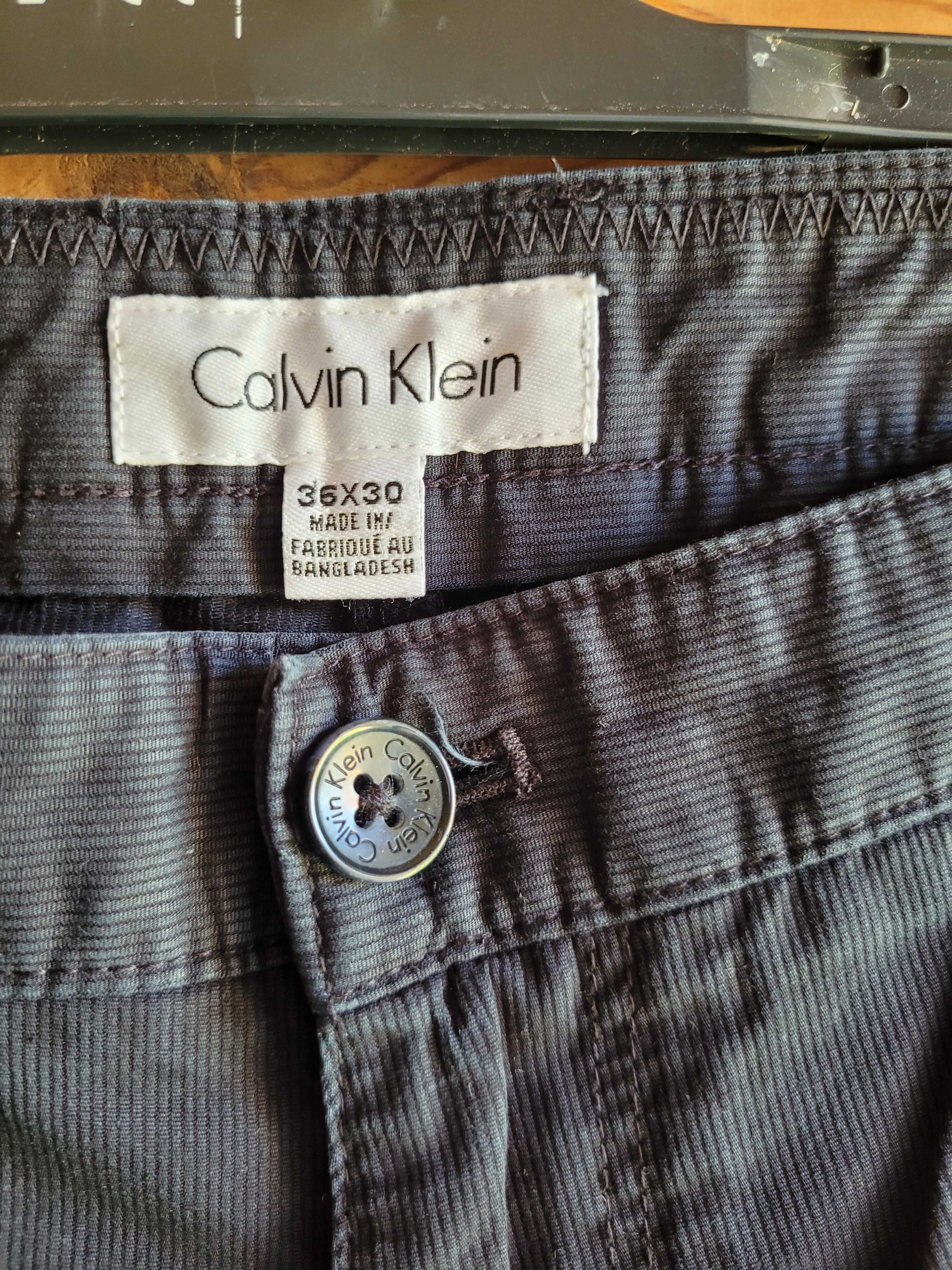 Spodnie Calvin Klein
36/30
100% bawełna