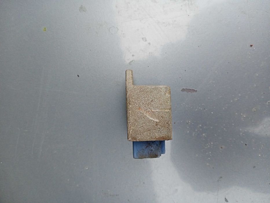 реле, Регулятор напруги Suzuki Lets