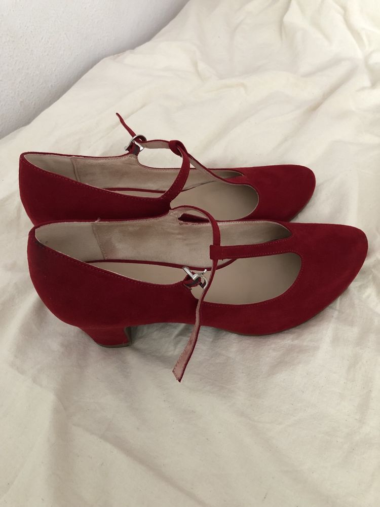 Buty Graceland czerwone czółenka zamszowe skóra ekologiczna na pasku