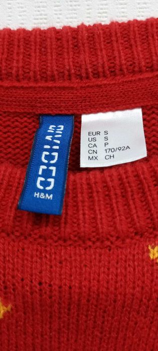 Різдвяний новорічний светр з білим  котом і дзвіночками H&M Divided.