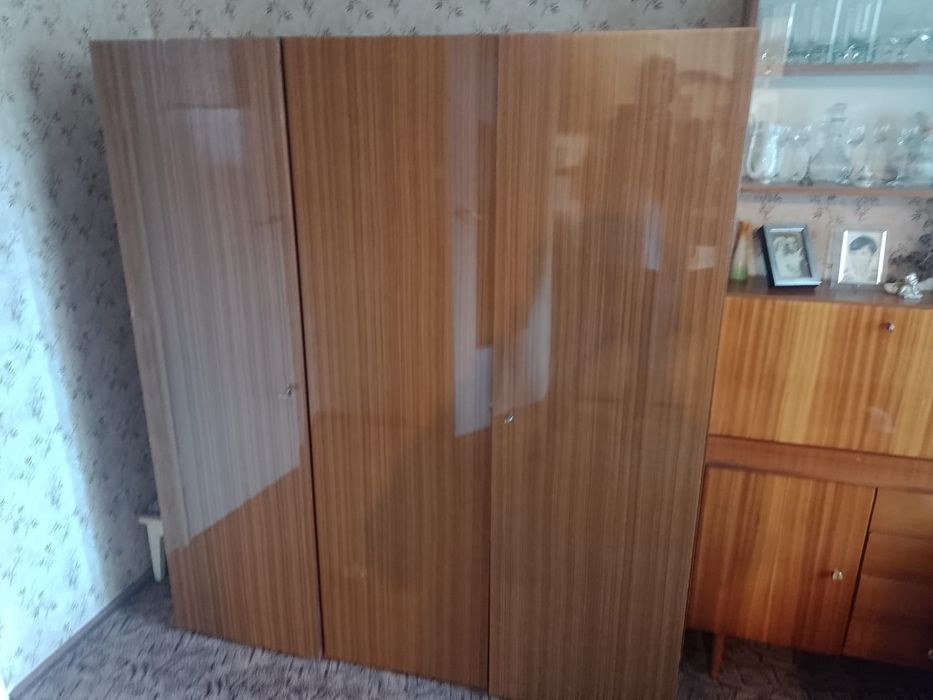 Szafa styl retro PRL duża 3 drzwiowa wysoki połysk