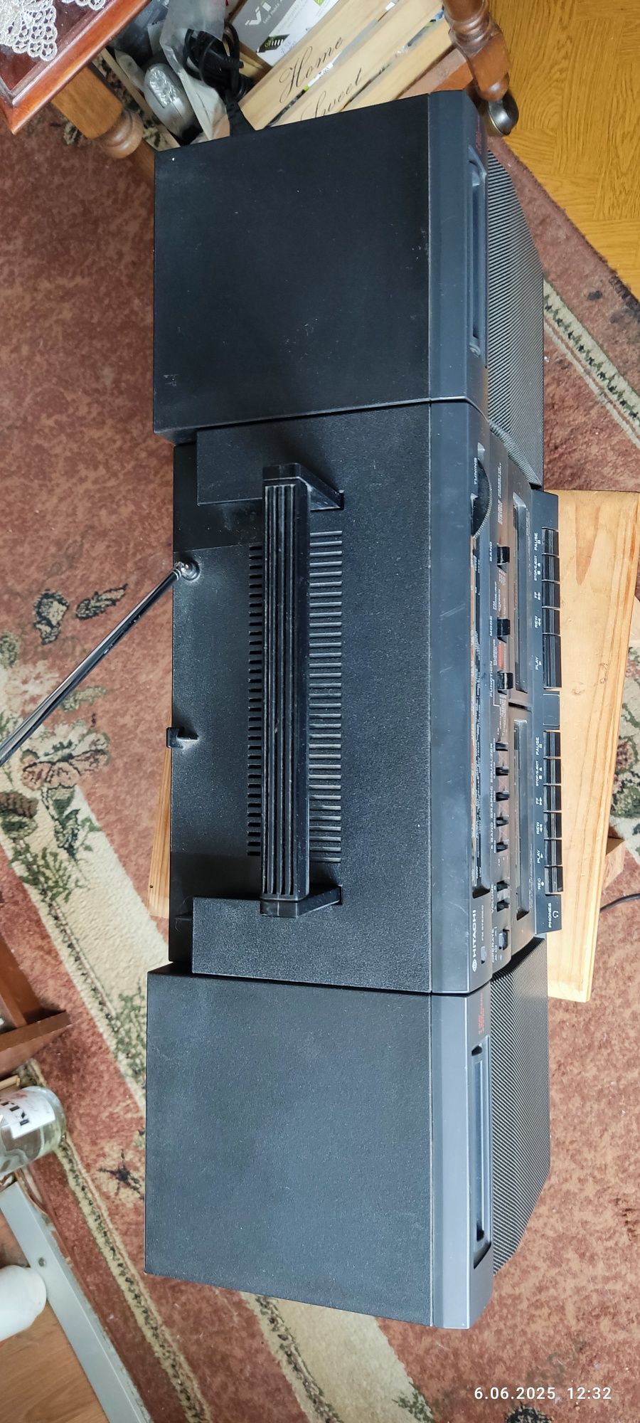 Radiomagnetofon HITACHI