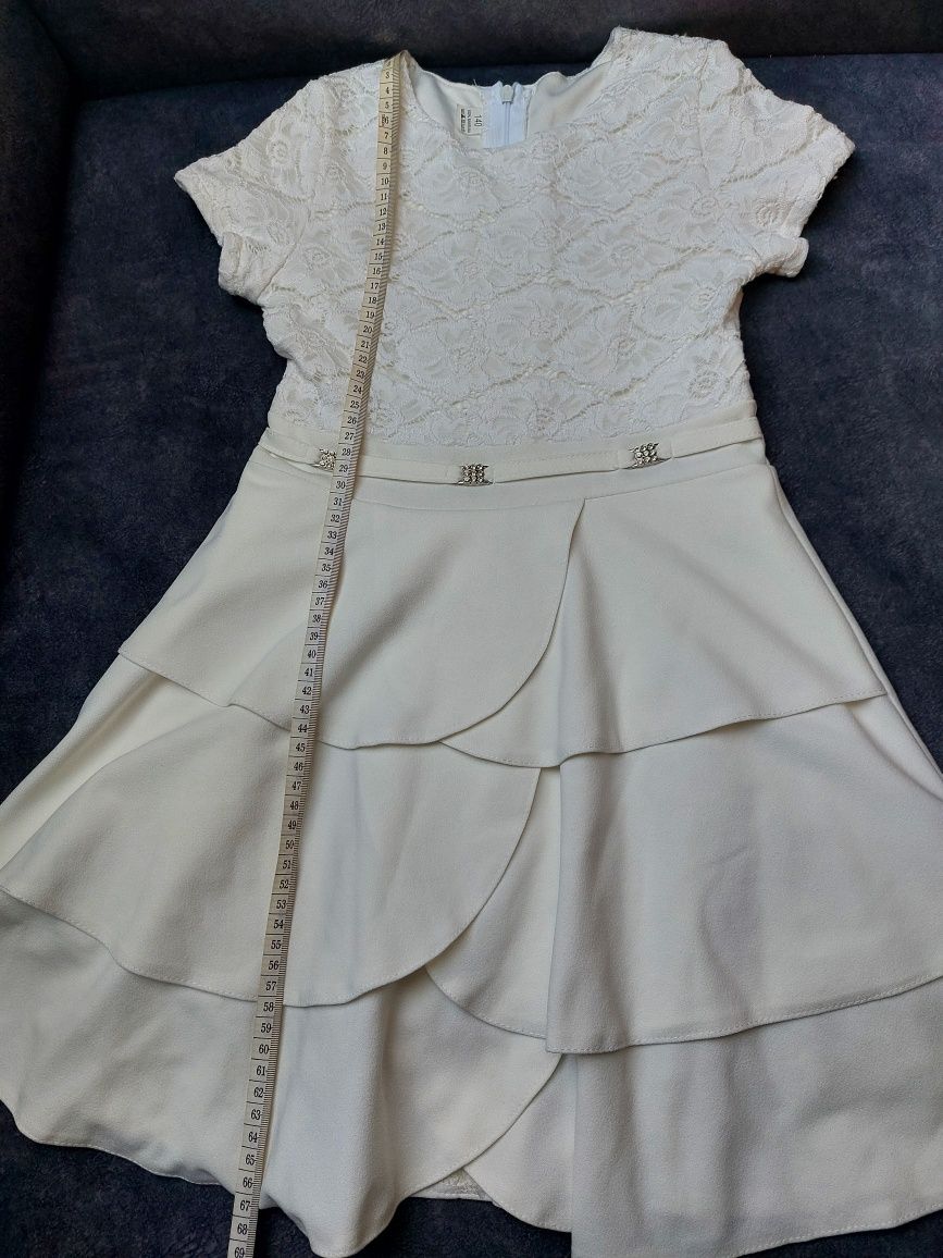 Sukienka biała, rozmiar 140