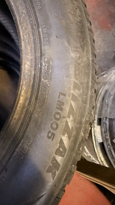 Зимние шины Bridgestone Blizzak 205/60 R16