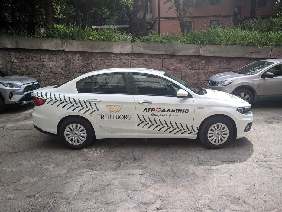 Оклейка пленкой авто в Киеве. Брендирование авто, пленка на авто