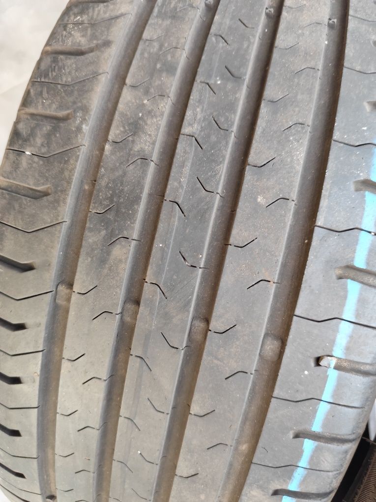 Pneus 205/45r16 Continental EC5 70% piso
