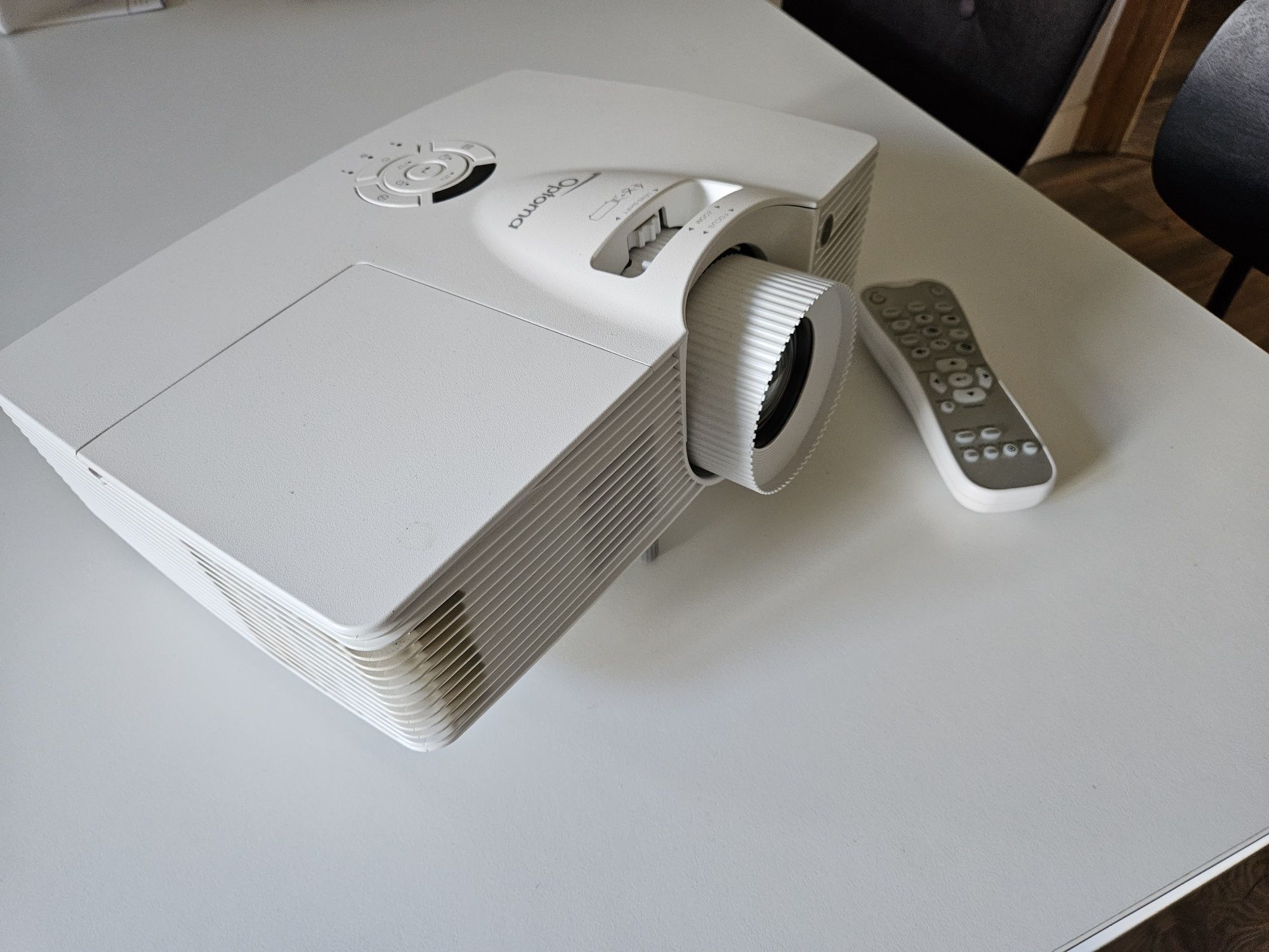 Projektor Optoma HD39 Darbee DLP idealny