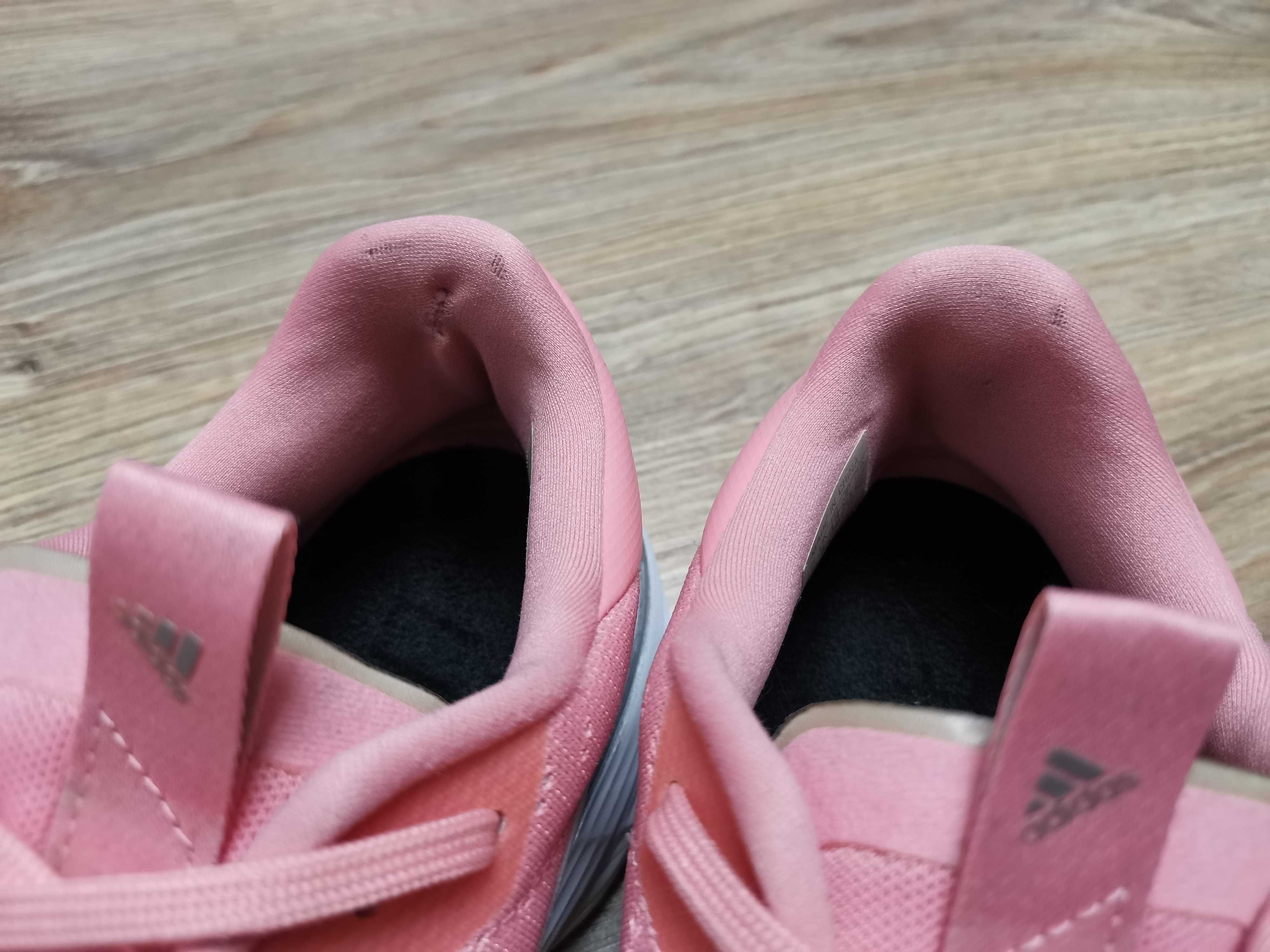 Продам кросівки Adidas Sepatu Running SL20 42 розміру.