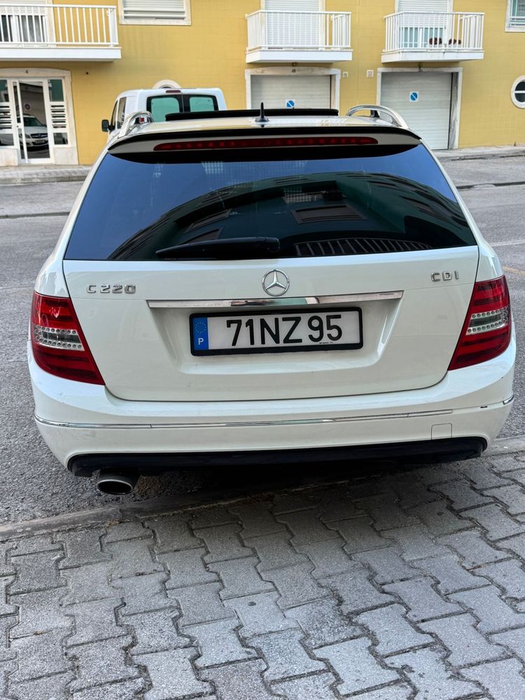 Mercedes 220 ano 2011