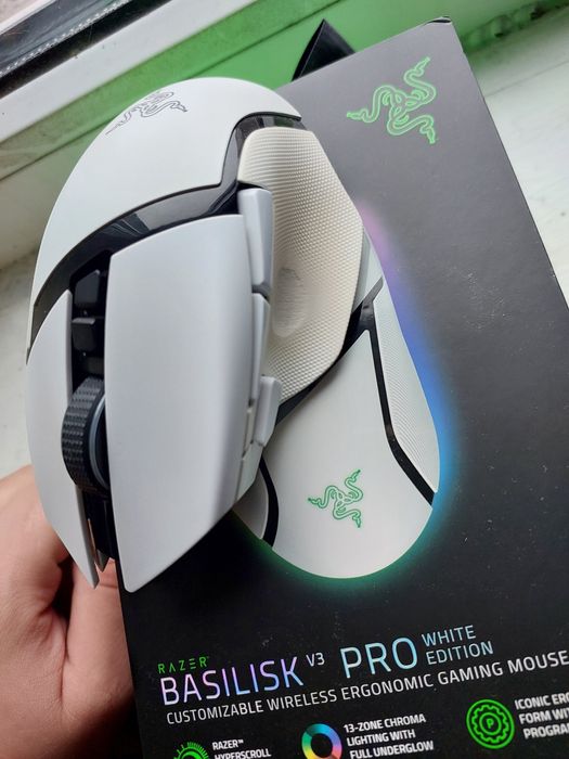 Мышка Razer Basilisk V3 Pro Wireless White