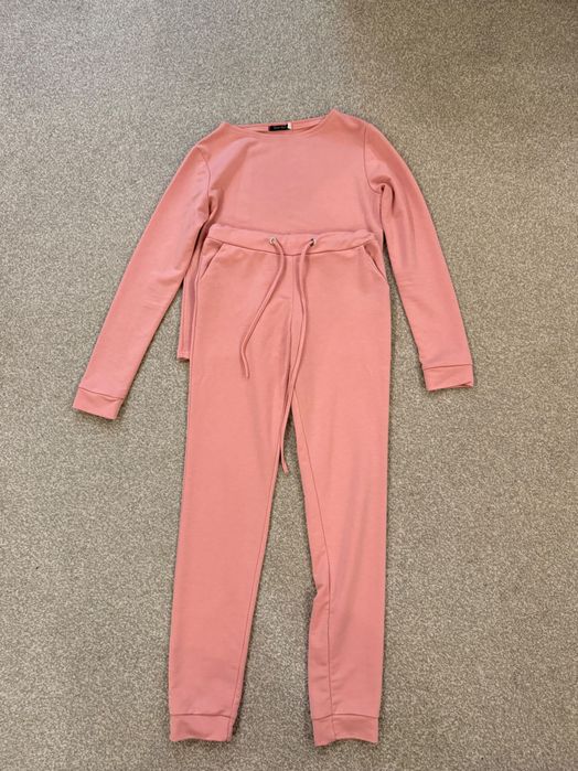 Костюм жіночий прогулочний пудра