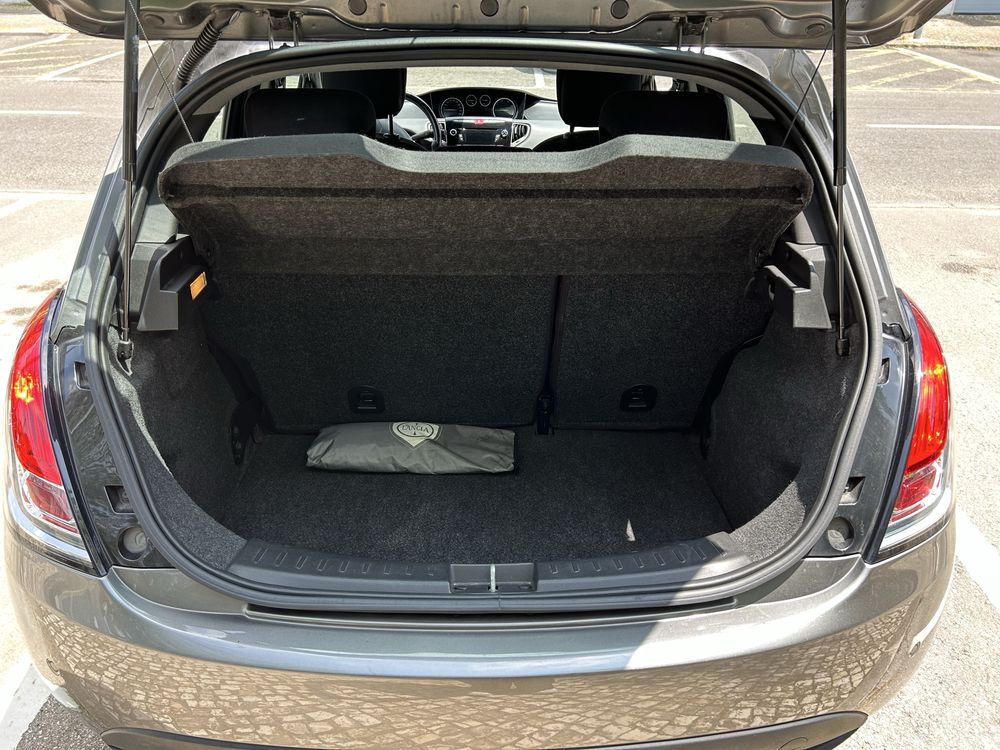 Lancia ypsilon 2014