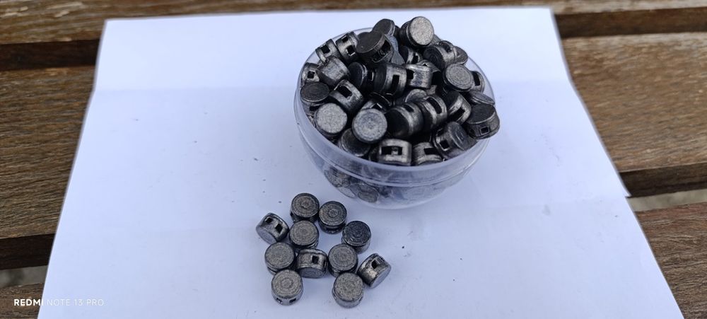 Продам свиецеві пломби.