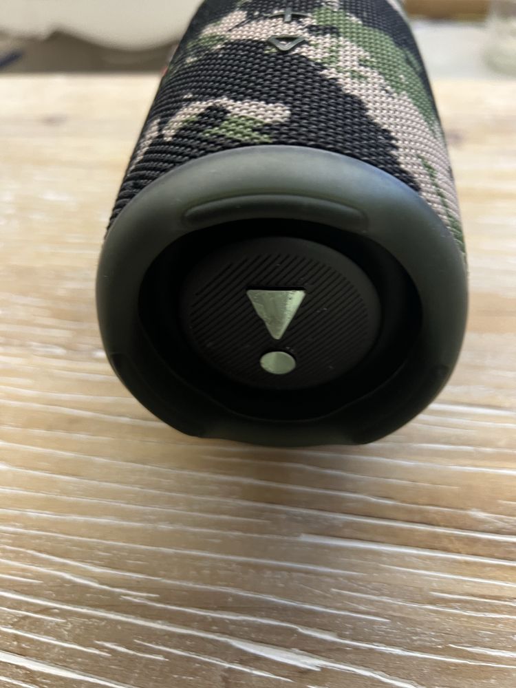 Coluna Jbl charge 5 . . .