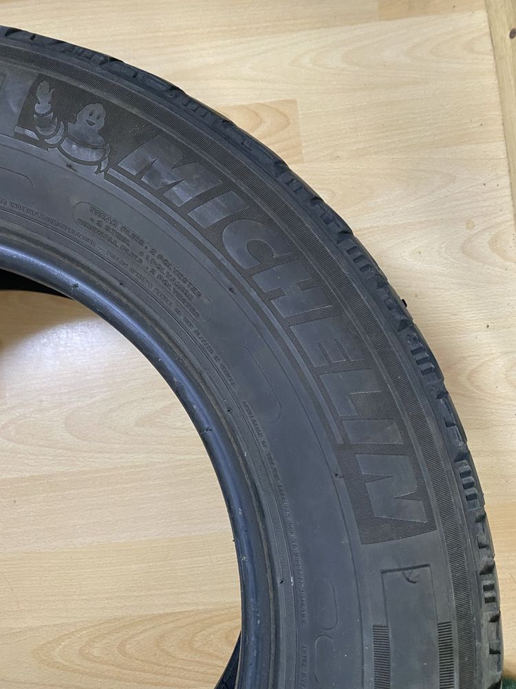 Michelin Agilis 225 65 16c