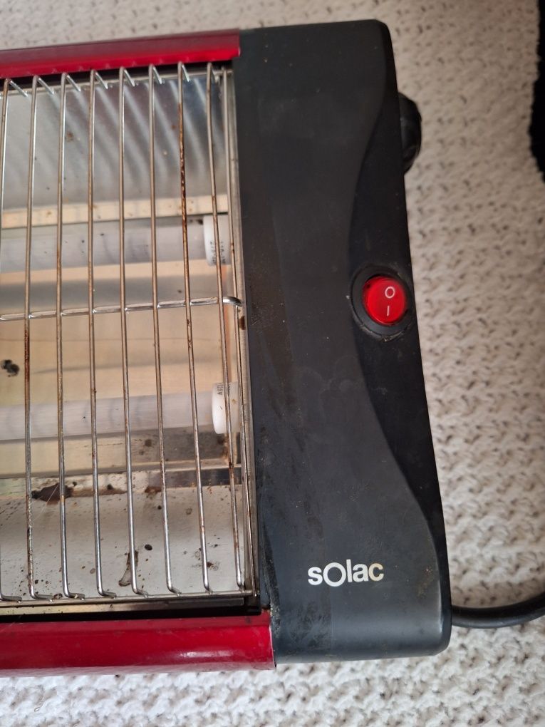 Toster Solac w kolorze czerwonym