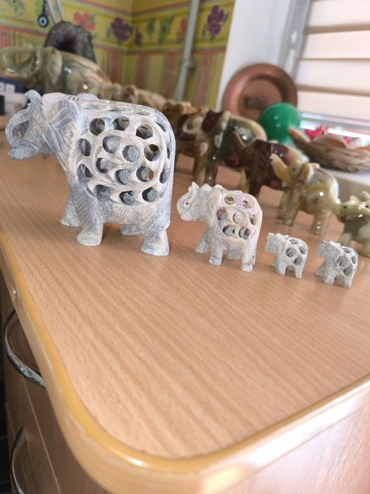 Слон из камня. Ручная работа. Индия.