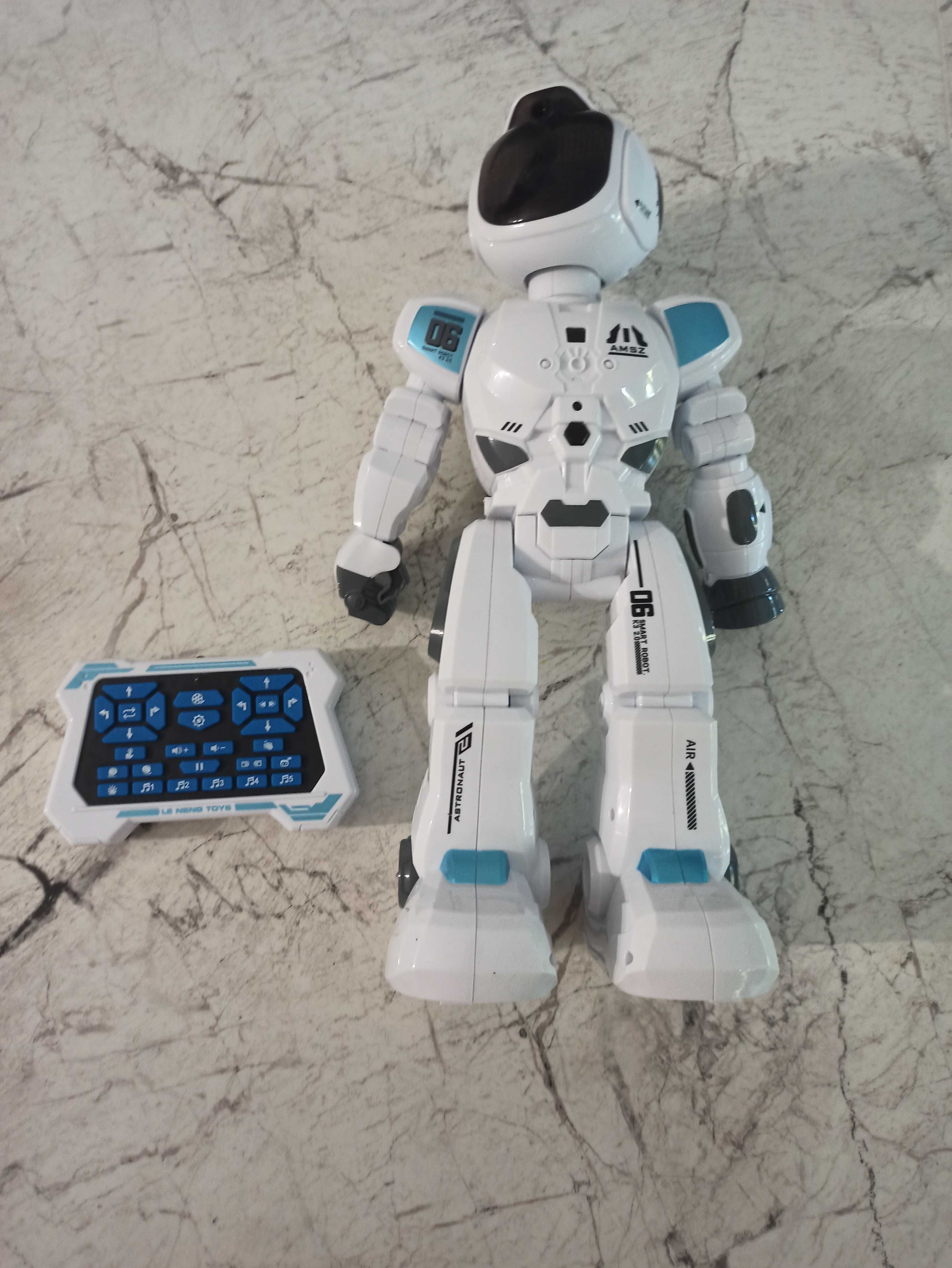 Robot zdalnie sterowany – inteligentny robot RC z pilotem