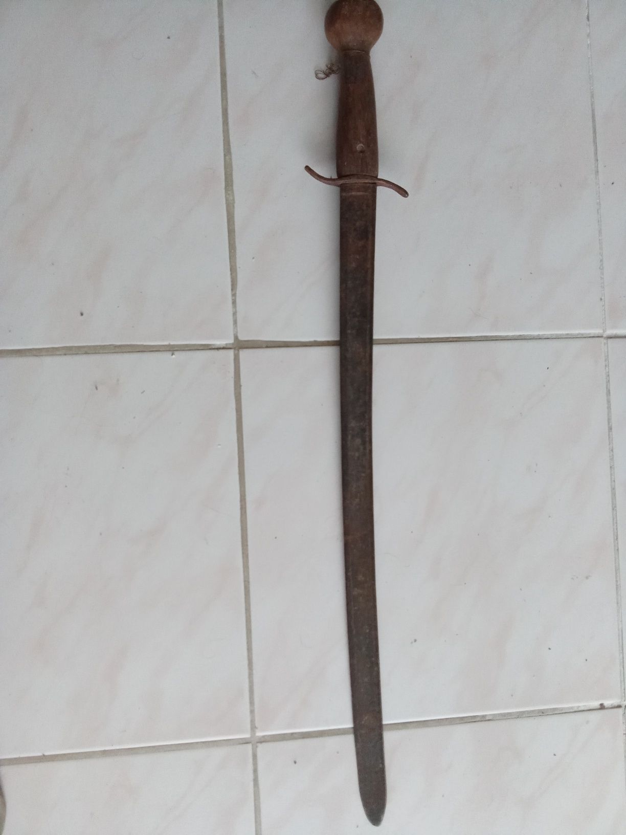 Vendo espadas antigas de coleção