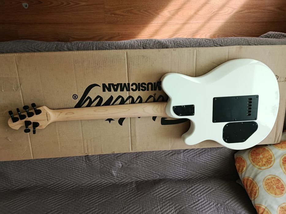 Sterling Music Man axis ax3s