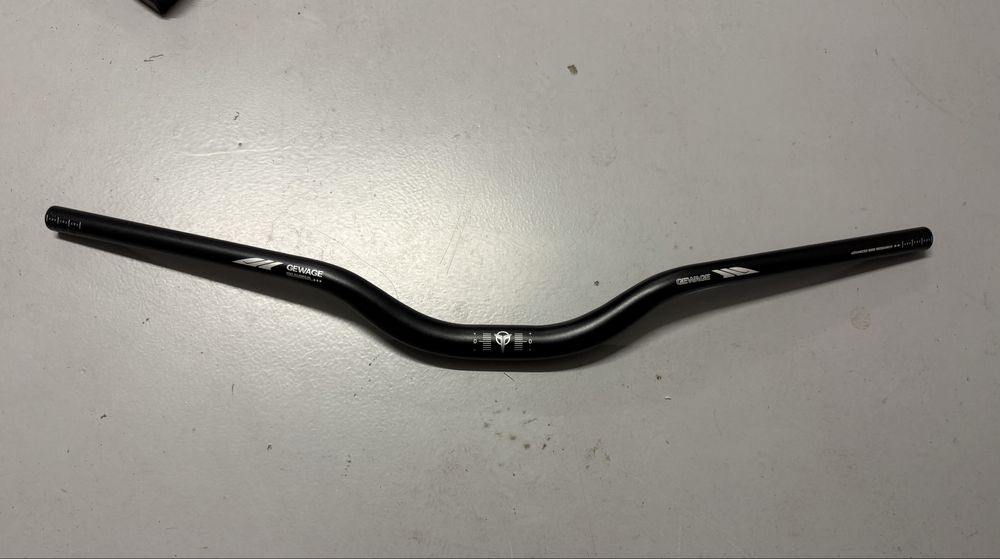 Guiador de bicicleta GEWAGE 31,8 mm / 780 mm