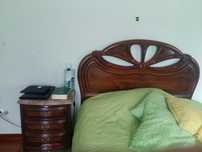 Quarto de cama  em castanho maciço
