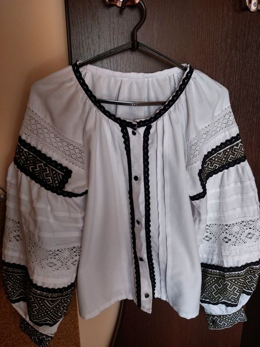 Вишиванка жіноча