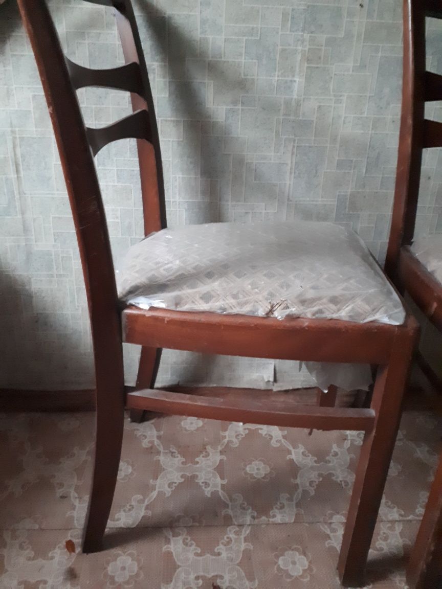 Стулья деревянные времен СССР