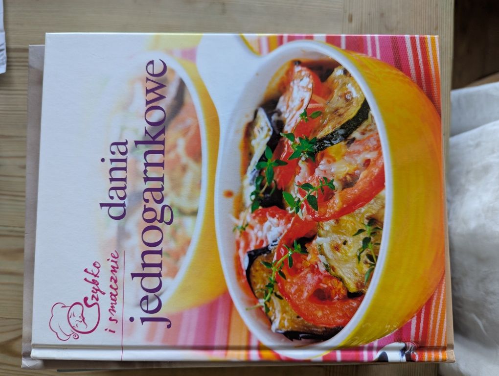 Książki kucharskie Lidl /Biedronka