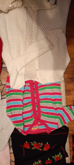 Zestaw bluz i sweterków dla dziewczynki 92