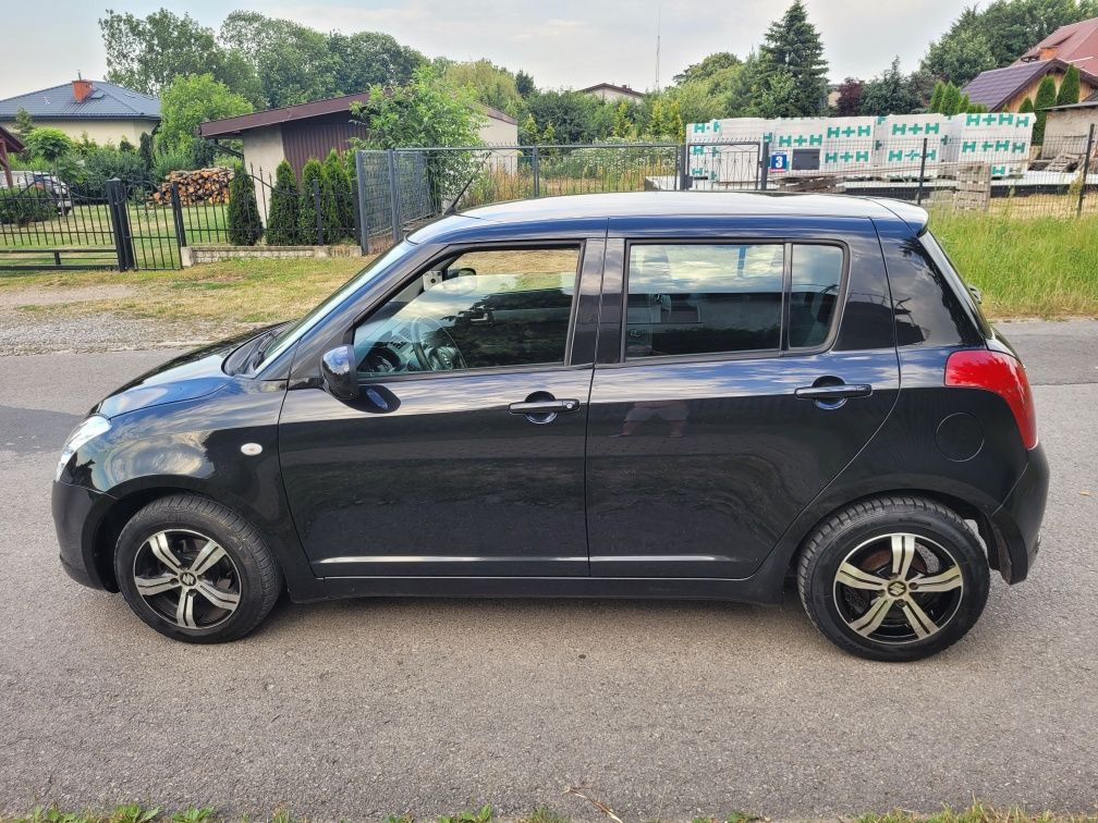 Suzuki Swift 1.3 B