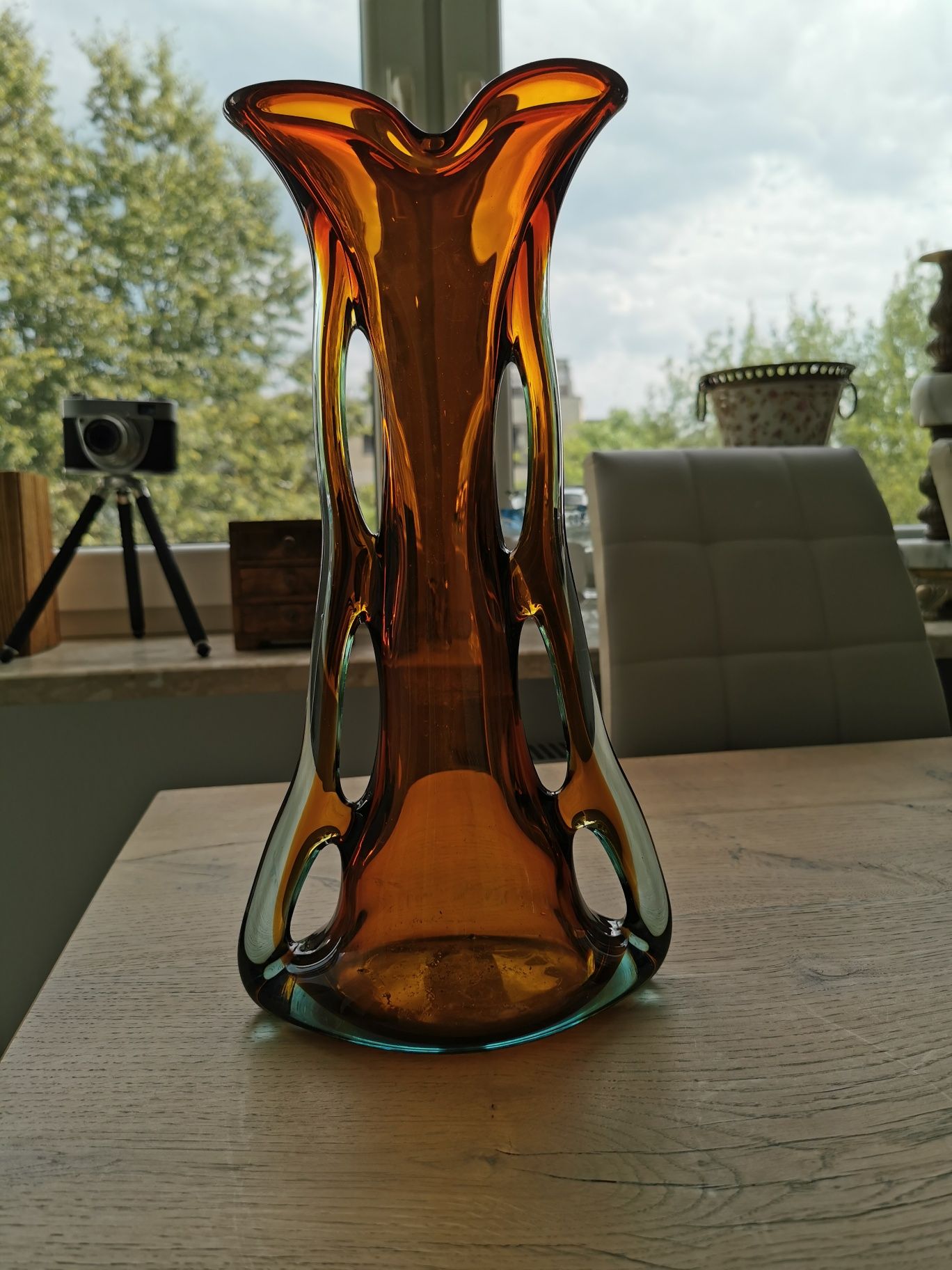 Szklany wazon bursztynowy, unikat, PRL, Vintage, Tarnowiec, 60 lata