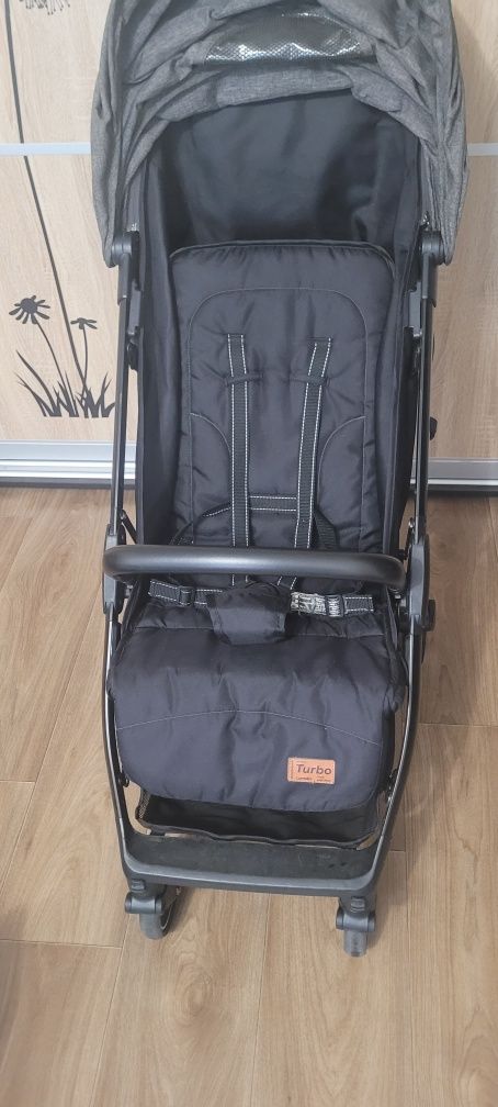 Продам прогулочную коляску Turbo Carrello