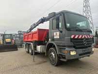 Mercedes-Benz Actros 2632 4 x 6 +HDS HIAB 122 CL Wywrotka  Samochód ciężarowy wywrotka 3 osie Rok 2006 376000km