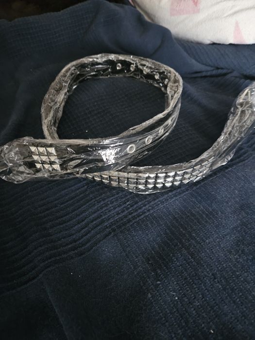 Roupa de mulher e cinto