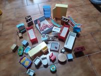 Mobílias para casa de bonecas