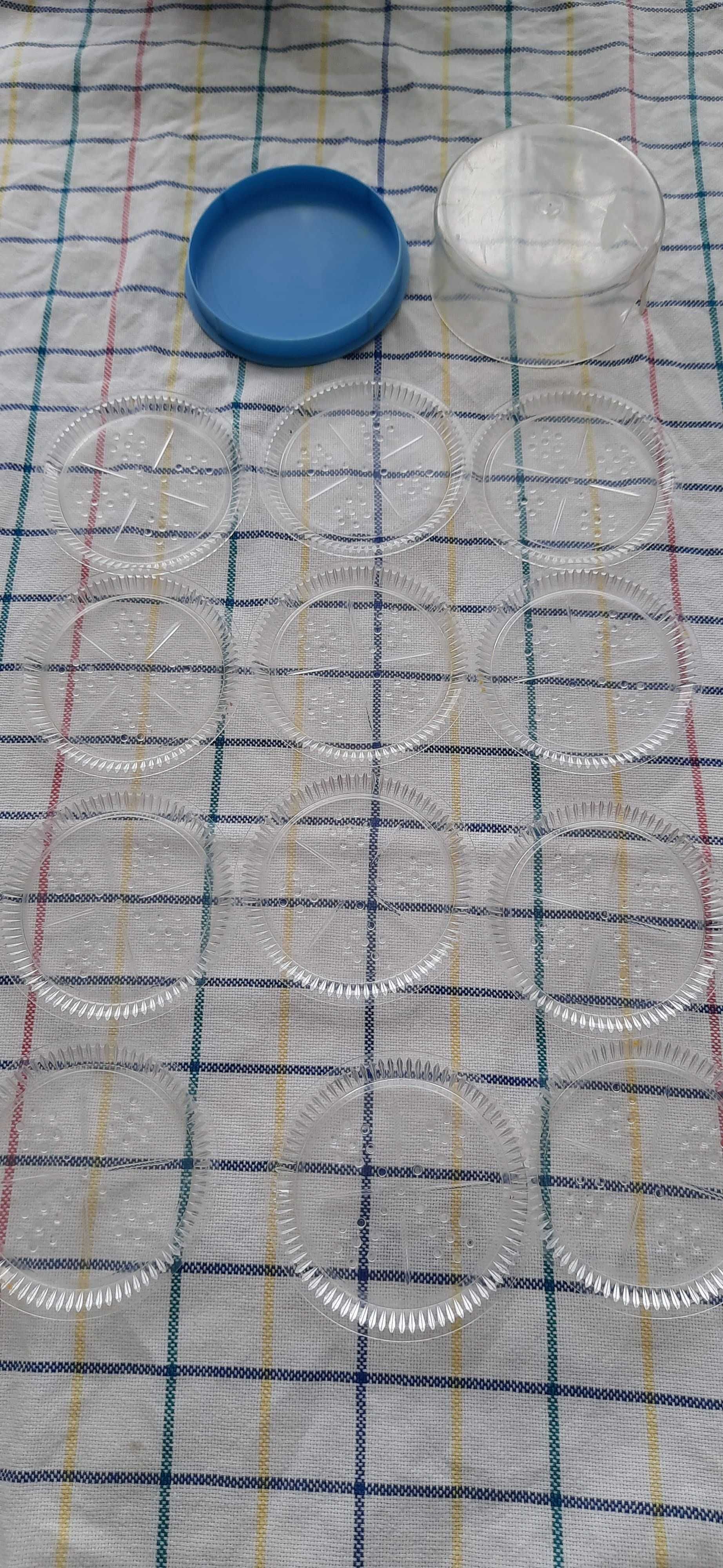 Plastikowe podstawki podkładki pod kieliszki szklanki 12 sztuk PRL