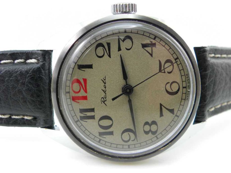 Radziecki mechaniczny zegarek . Rakieta . czerwona 12 . ZSRR - CCCP
