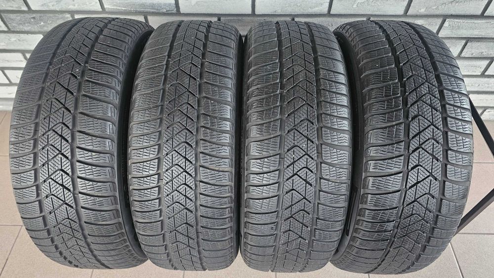 225/55R17 Pirelli SOTTOZERO 3 RSC