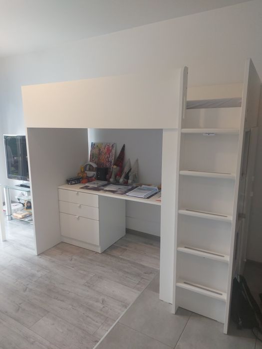 Łóżko piętrowe z biurkiem i szafą + materac