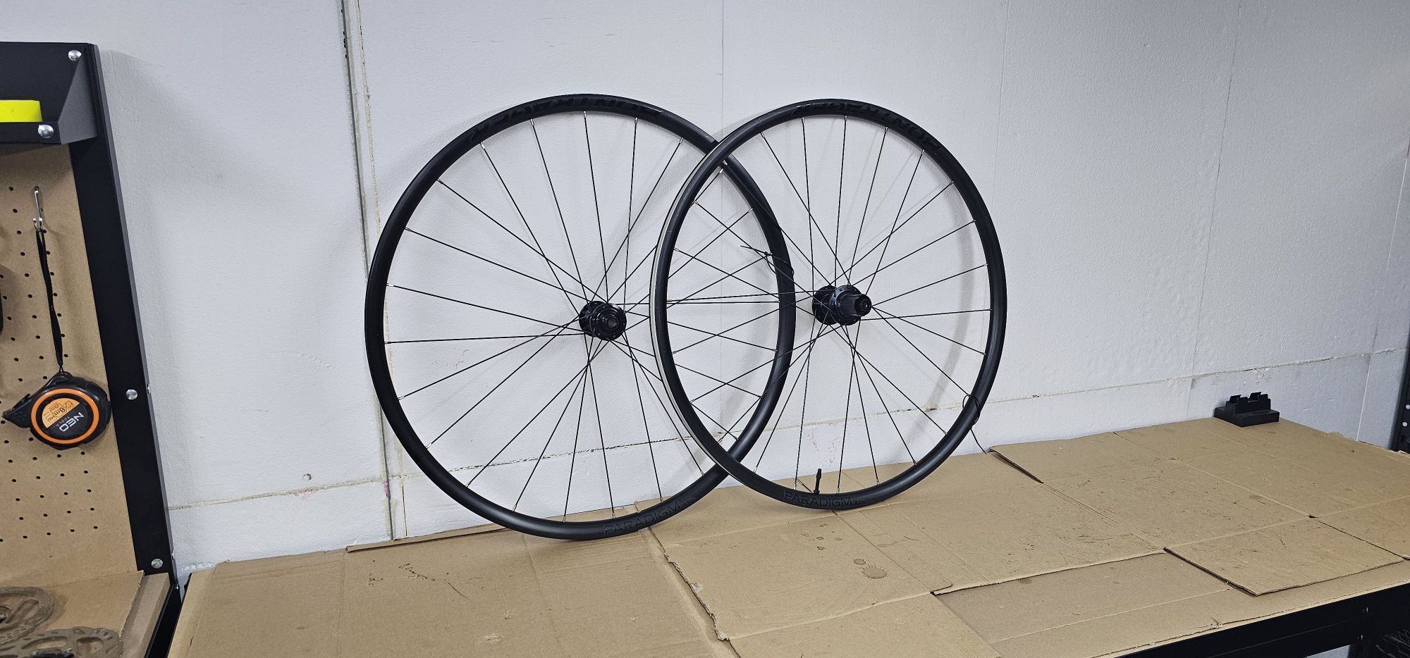 Zestaw. Koła Bontrager Paradigm SL