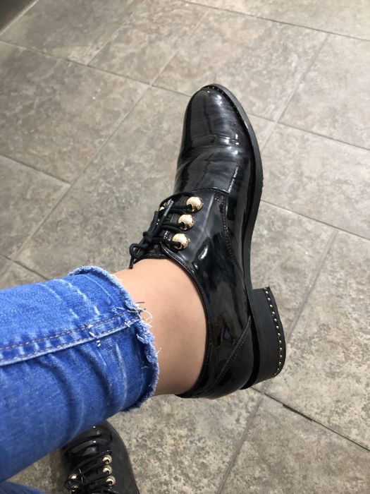 Sapatos em pele,  tamanho 40