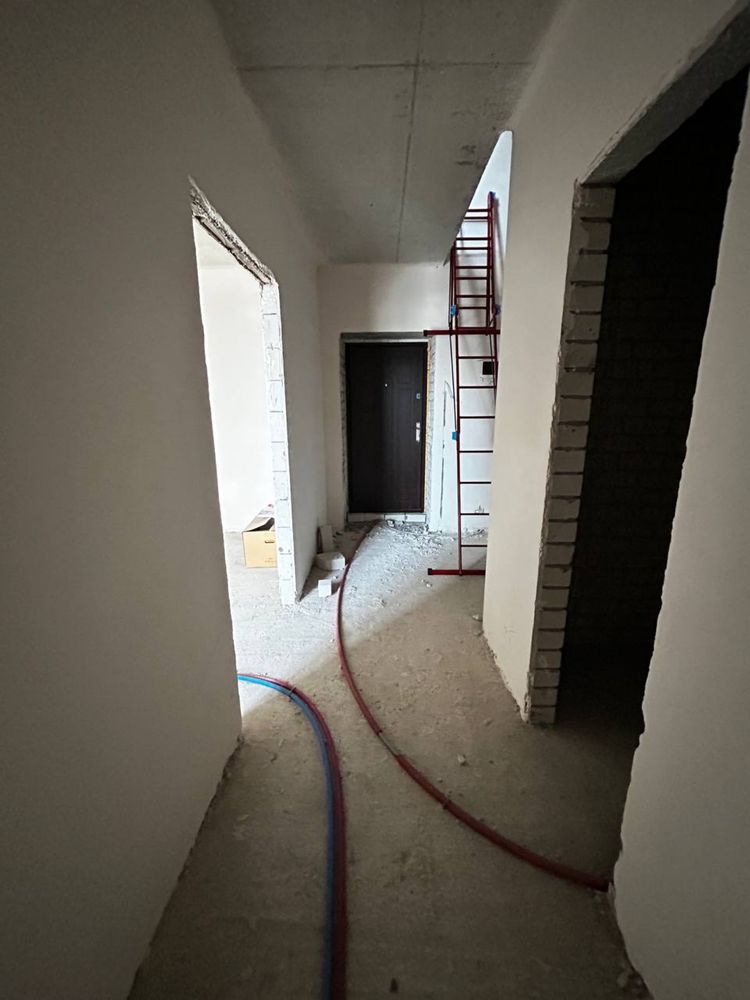 3к дворівнева квартира без ремонту.Крюківщина.