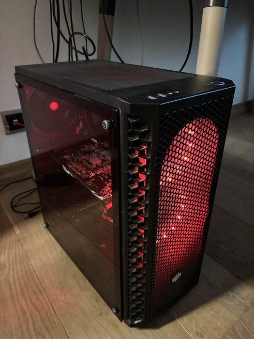 Komputer gamingowy + monitor
